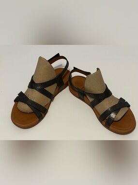 FitFlop Women's Asymmetrical Multi Strap Sandals Black Snake Print Size 8